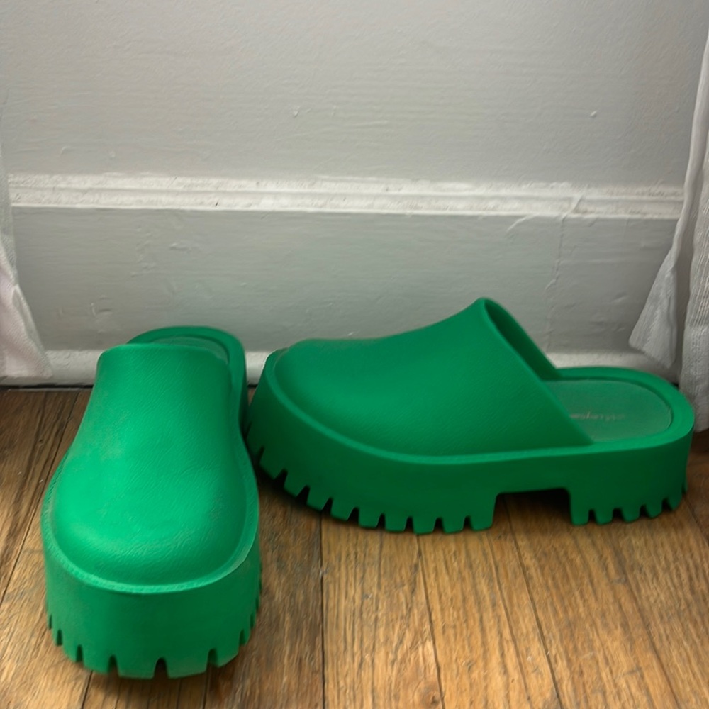 Jeffrey Campbell Bae Platform Mules, Green, size 39/US 8